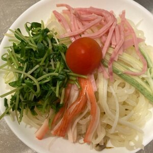 冷やし中華✨れーめん✨家にある具材を盛り付けて